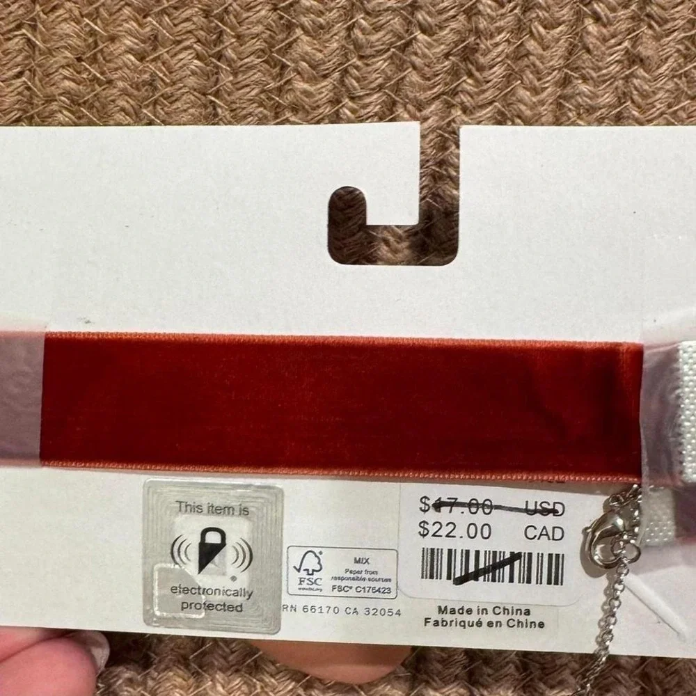 NWT Urban outfitters jewelry velvet‎ ribbon flower chocker headband women Junior